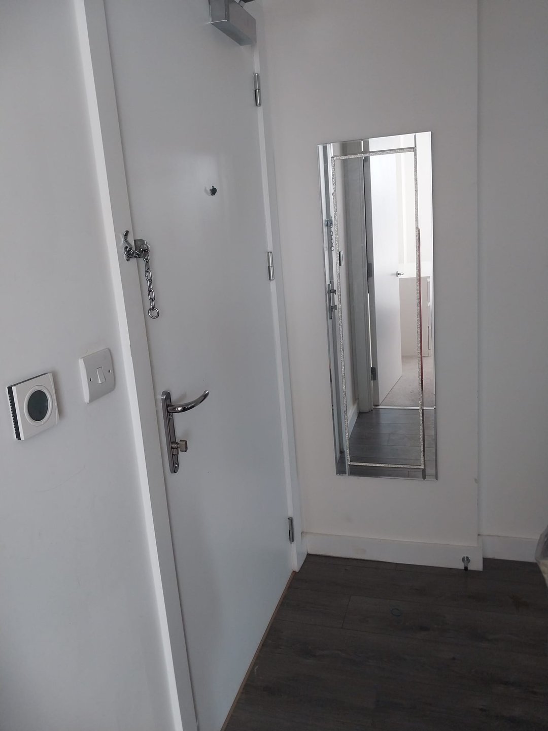 Lovely room near Hendale Avenue — Photo 5