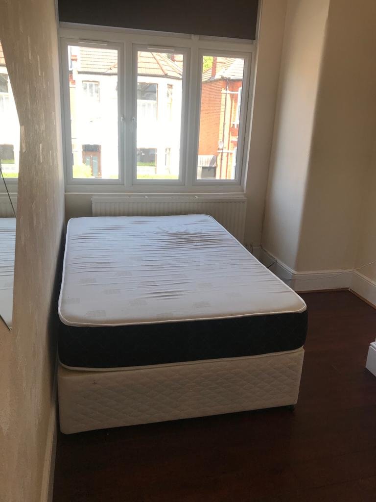 Lovely Room near Olive Road. — Photo 2