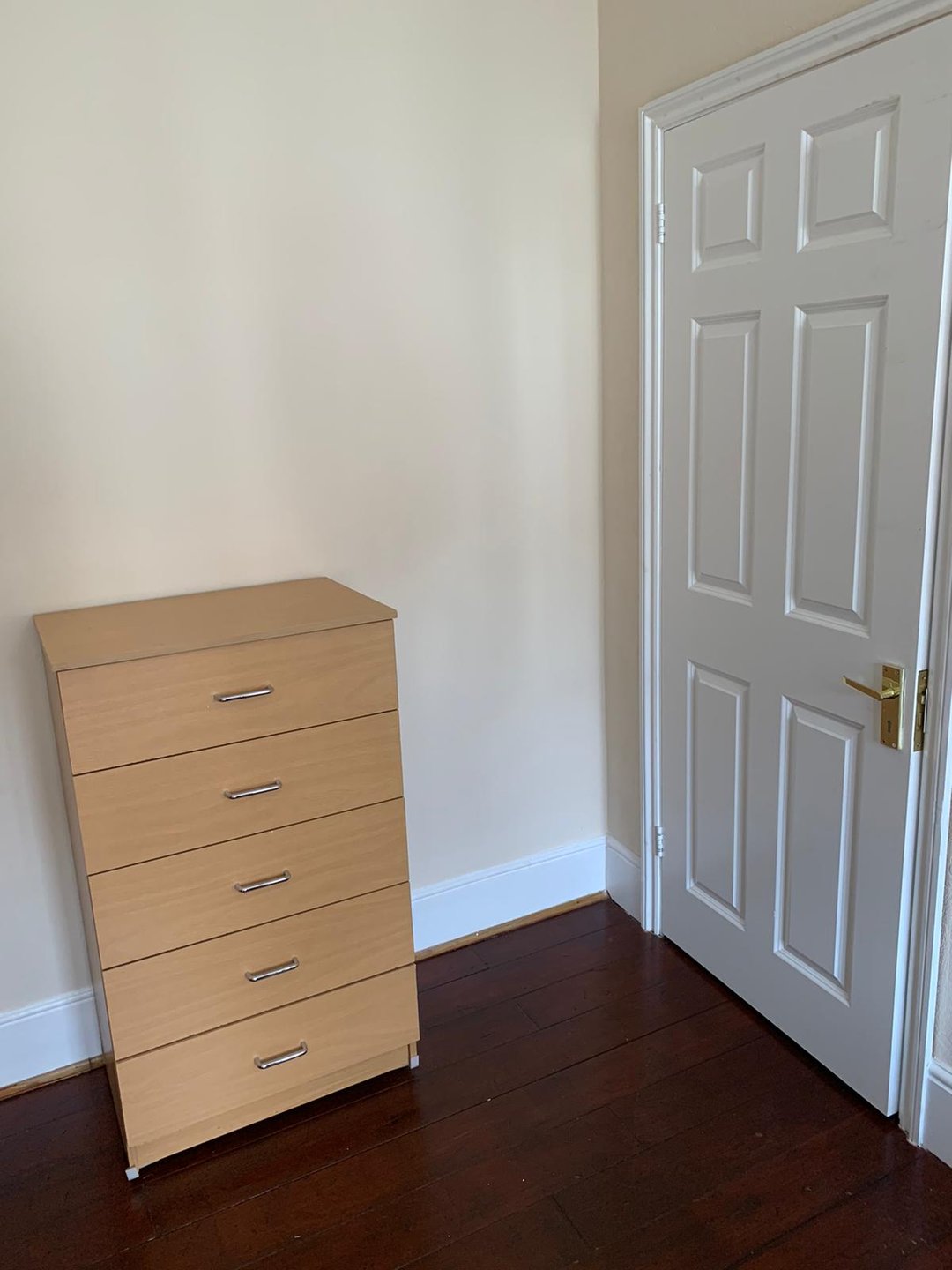 Lovely Room near Olive Road. — Photo 4